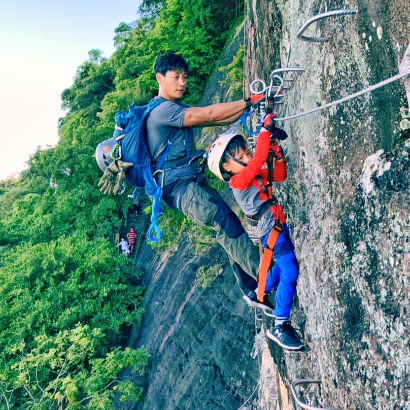 白石岭旅游景区拥有海南省第一条法式“飞拉达线路”
